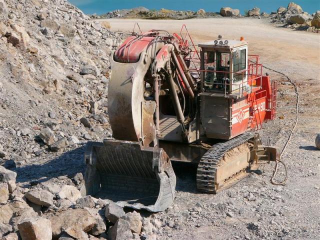 escavatore RH 90 175 ton 1